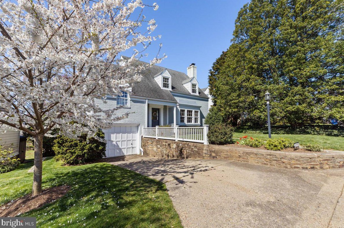 2000 Powhatan St, Arlington, VA 22205-2143