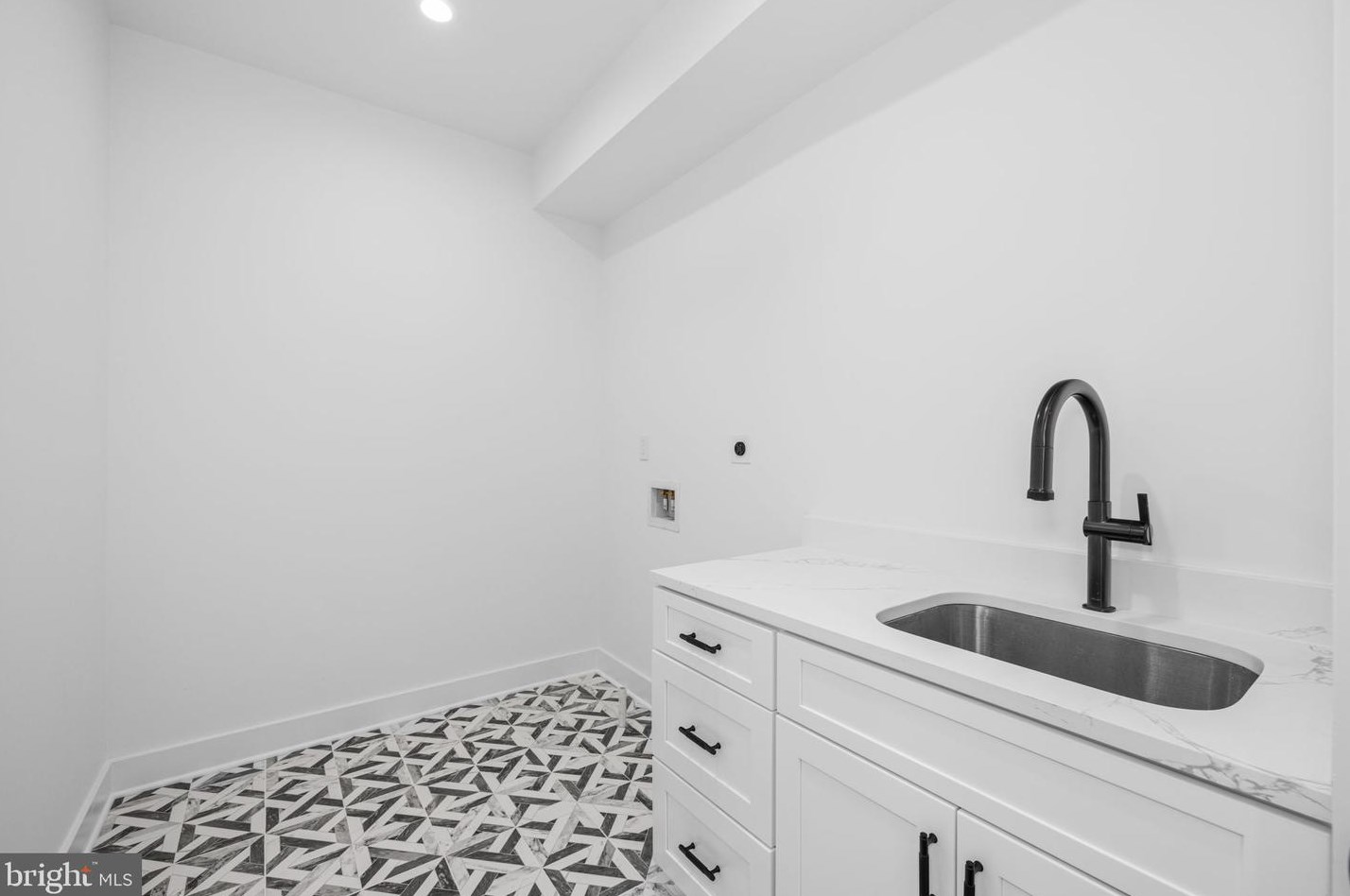 6000 16th St, Arlington VA  22205-2208 exterior