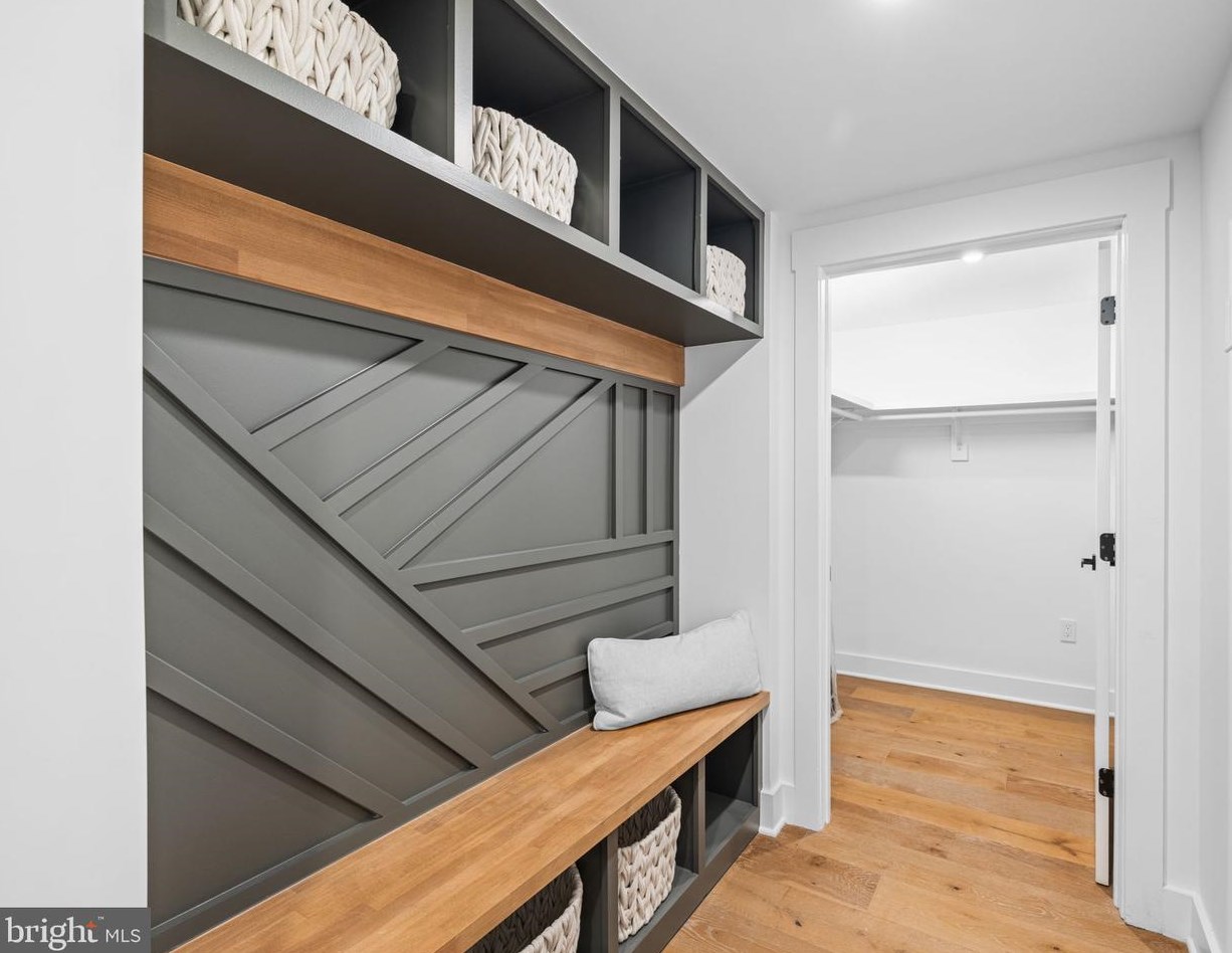 6000 16th St, Arlington VA  22205-2208 exterior