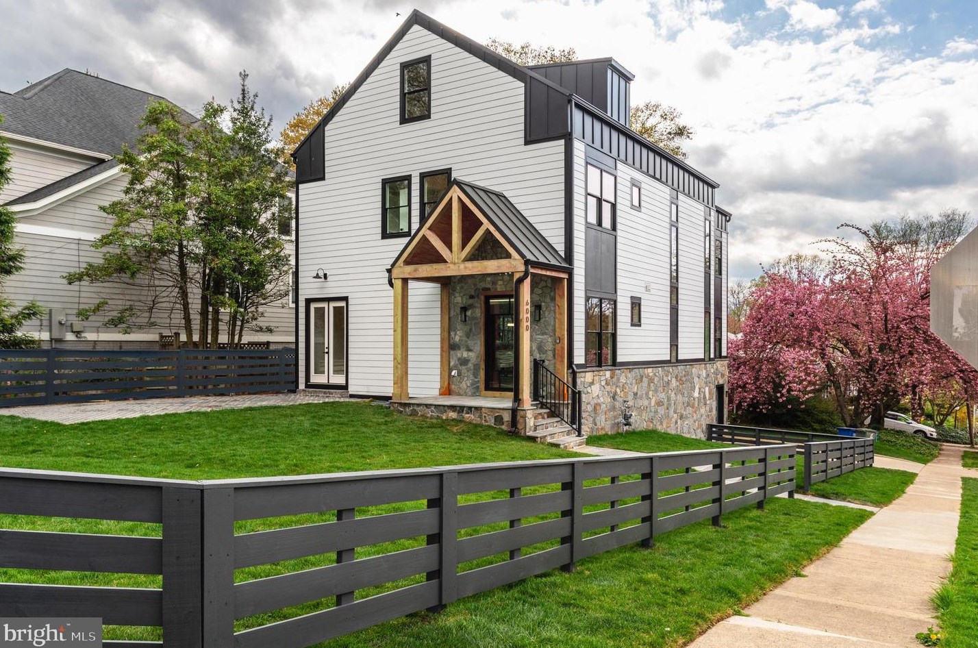 6000 16th St, Arlington VA  22205-2208 exterior