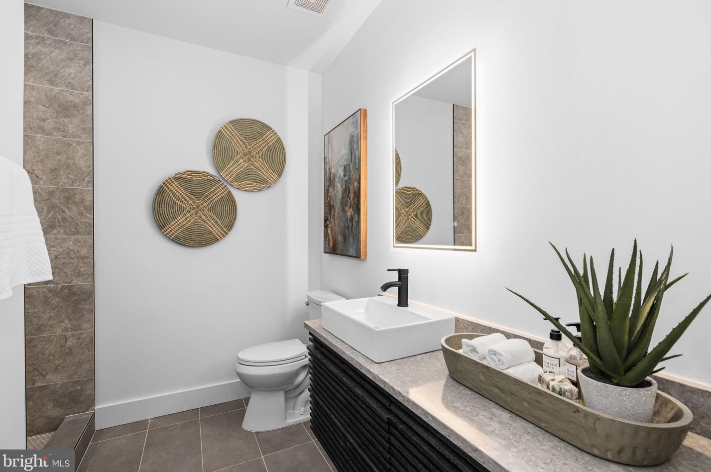 6000 16th St, Arlington VA  22205-2208 exterior