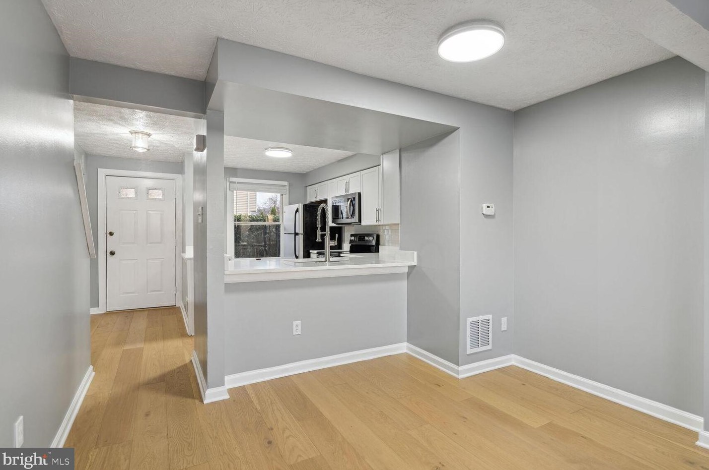 2874 Meade St, Arlington VA  22206-3151 exterior