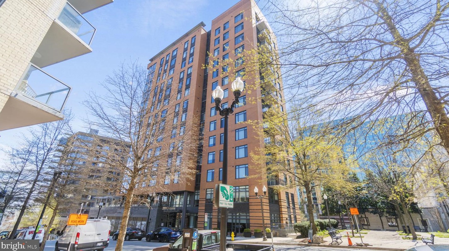 2000 Clarendon Blvd #ph02, Arlington, VA 22201