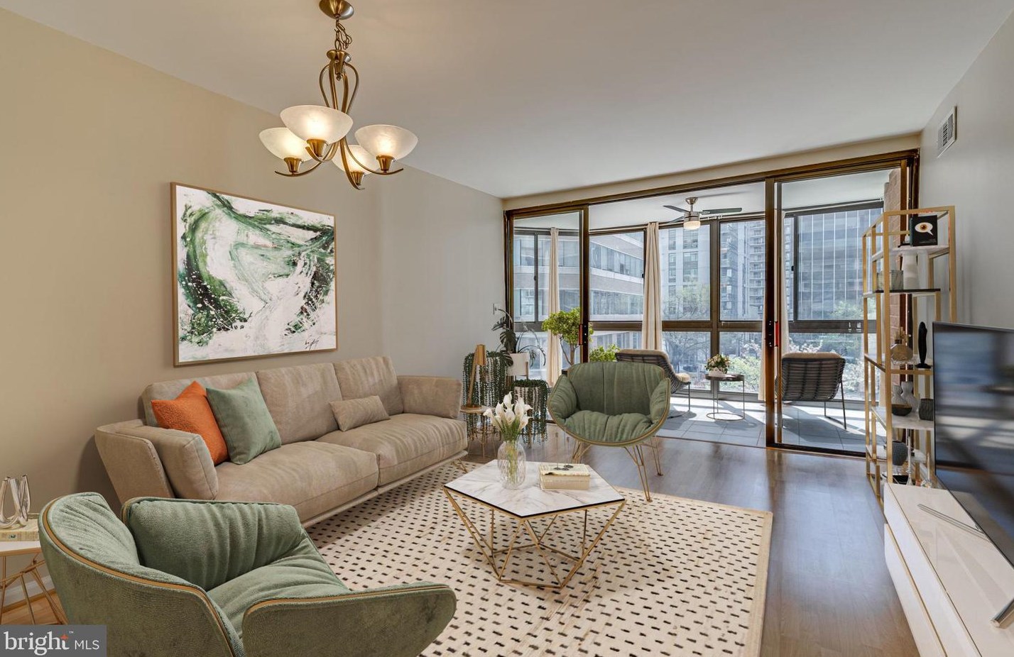 1001 N Randolph St #318, Arlington, VA 22201