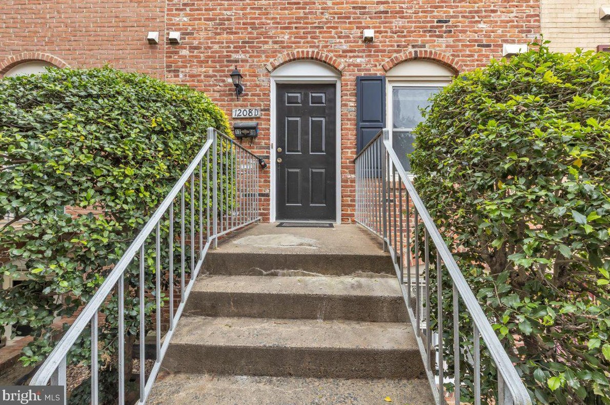 1208-d N Wayne St, Arlington, VA 22201
