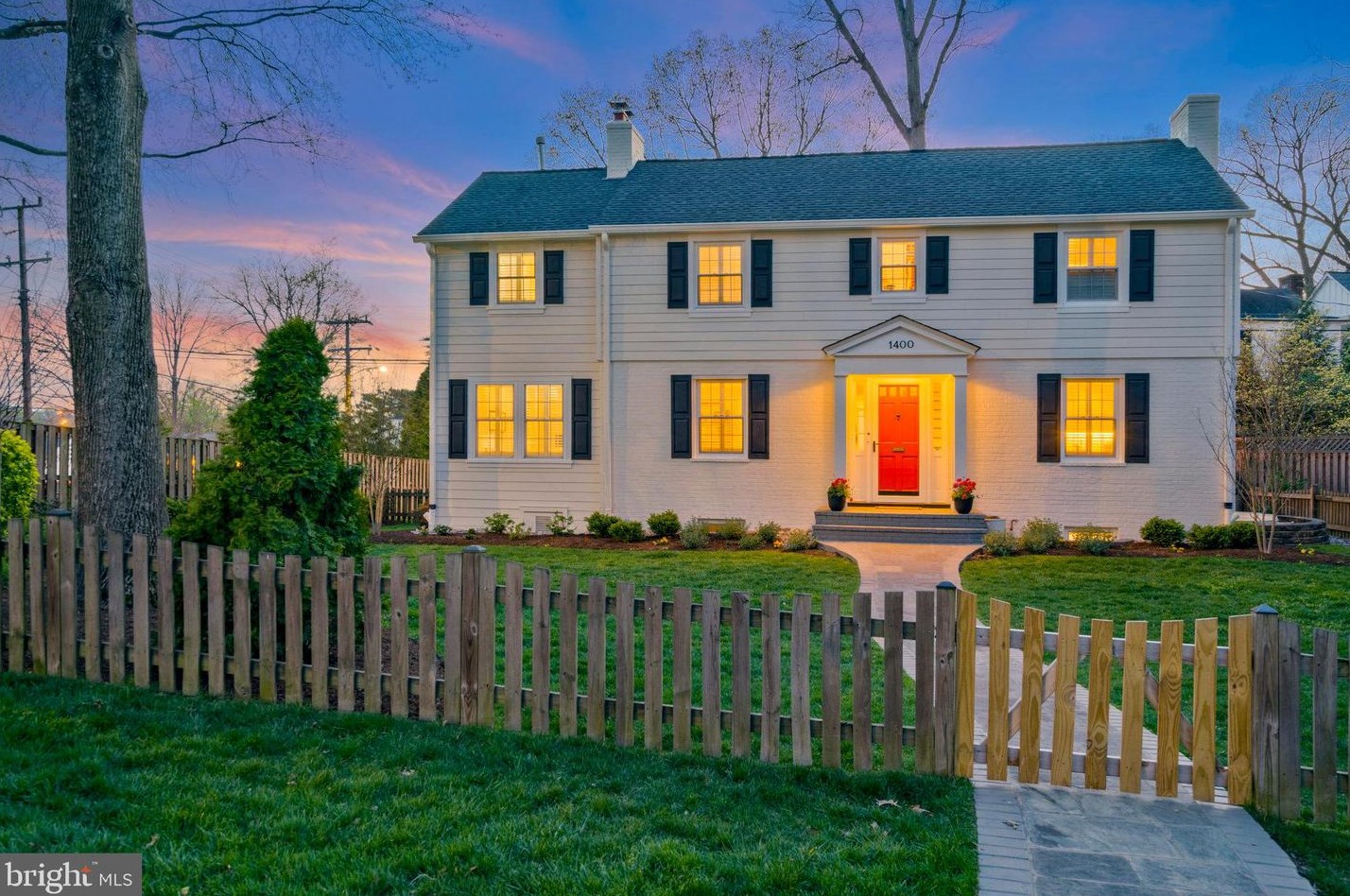 1400 Ivanhoe St, Arlington, VA 22205-2741