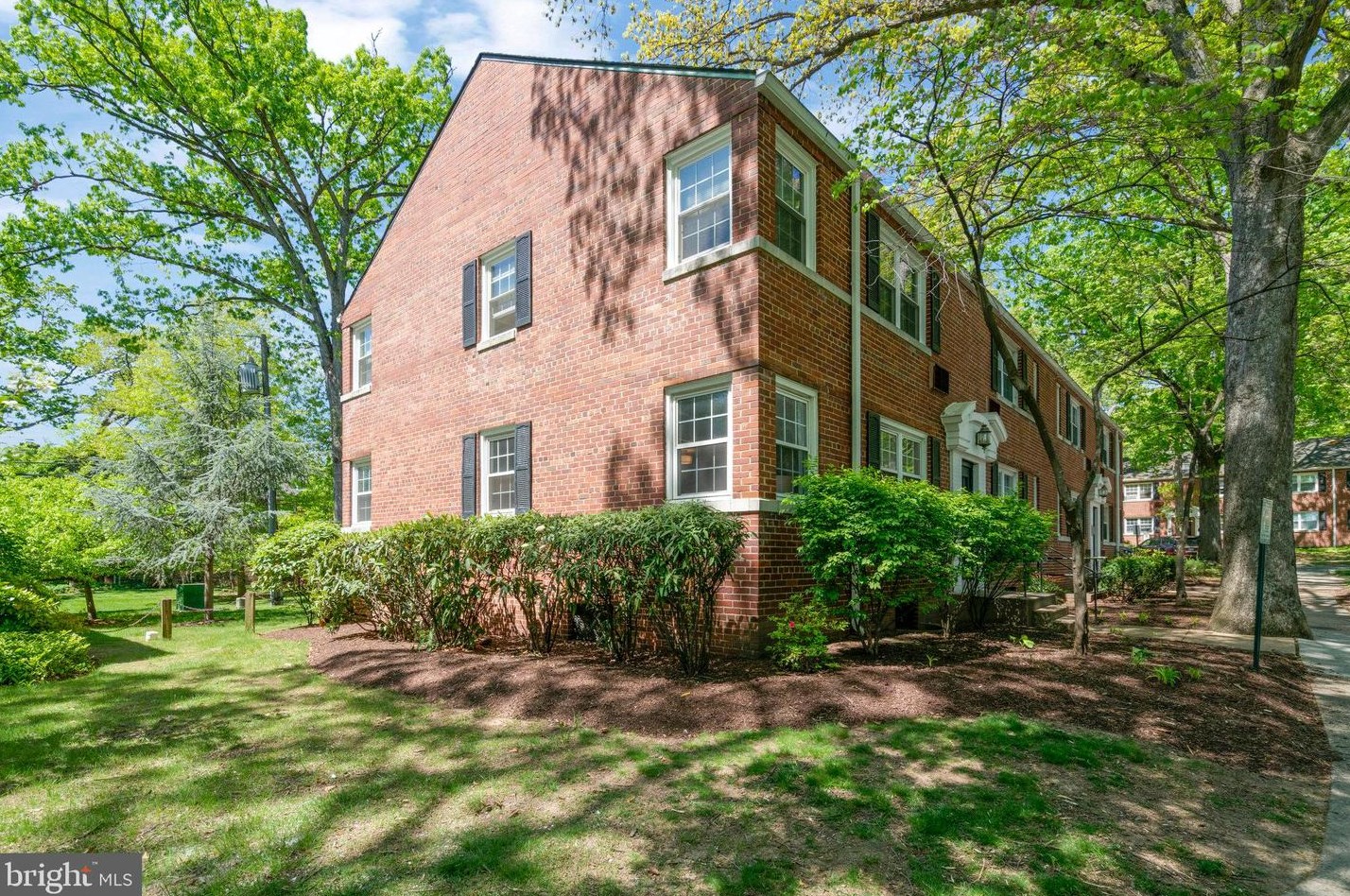 206 N Trenton St #206-1, Arlington, VA 22203