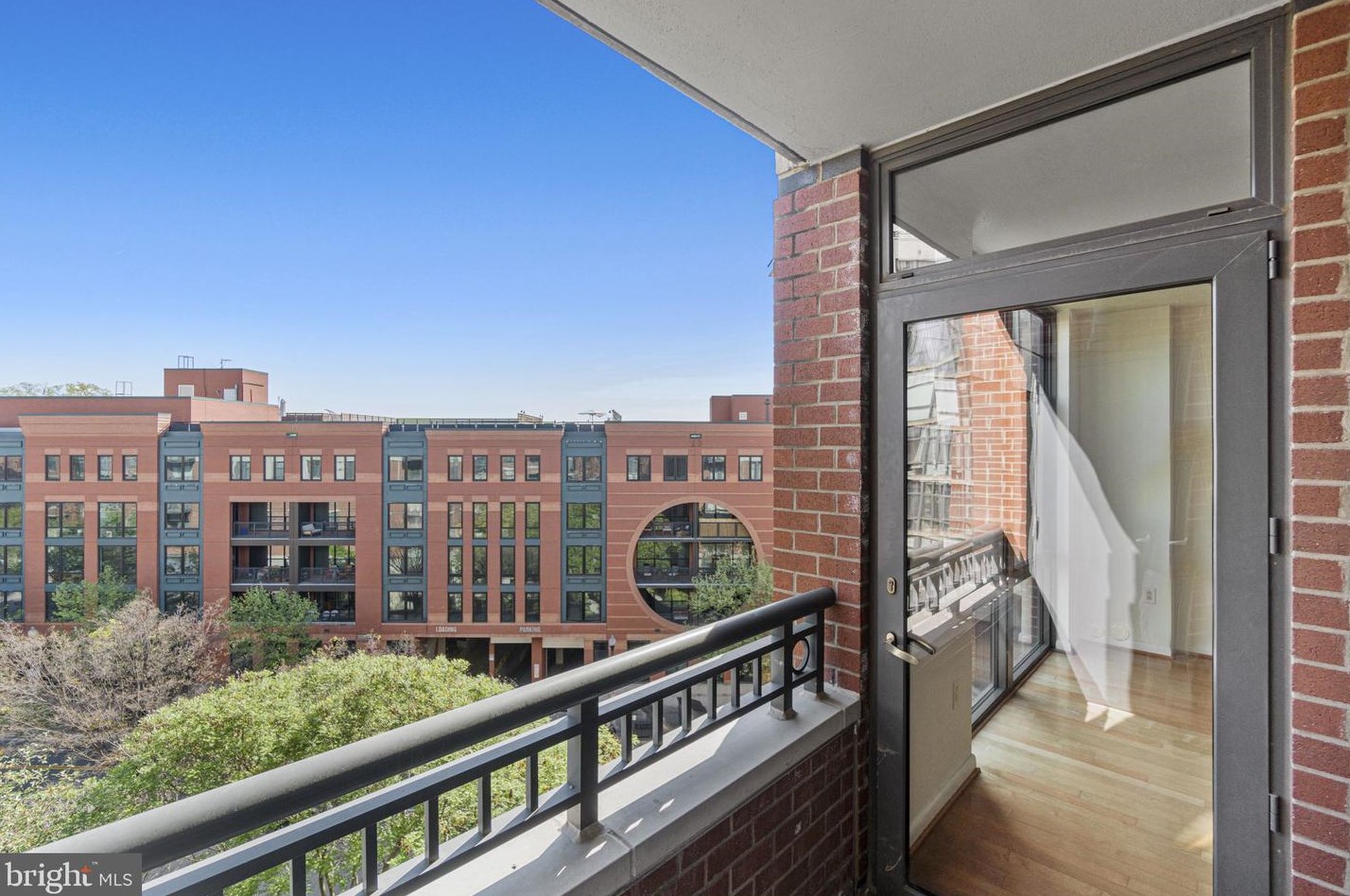1021 N Garfield St #634, Arlington, VA 22201