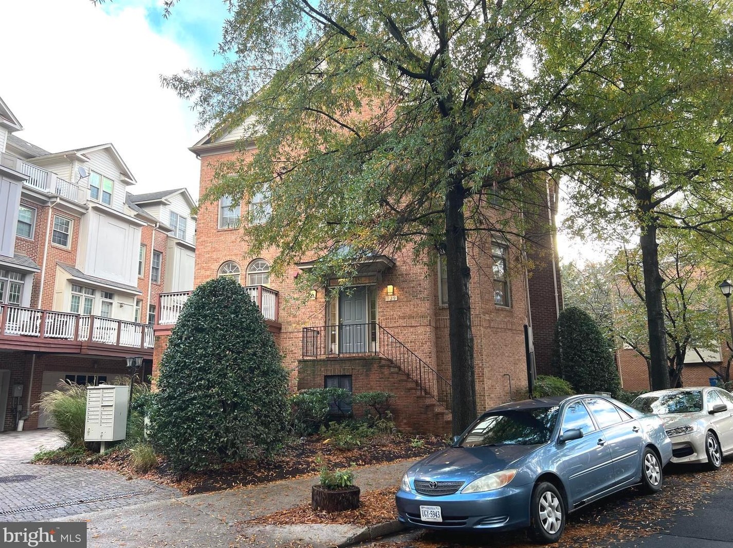 729 Vermont St, Arlington, VA 22203-2040