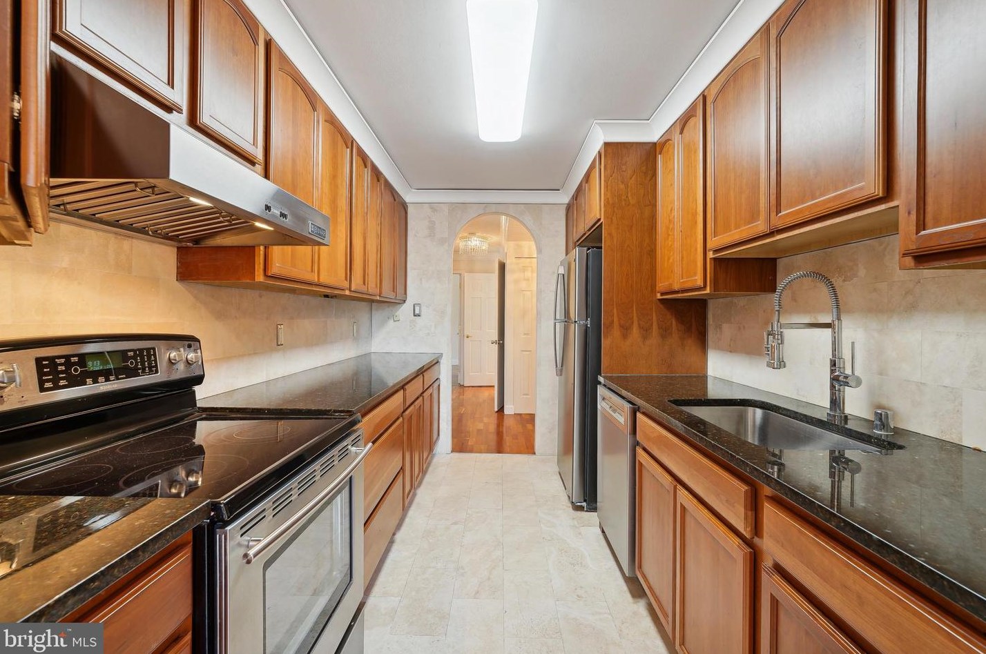 1401 N Rhodes St #206, Arlington, VA 22209