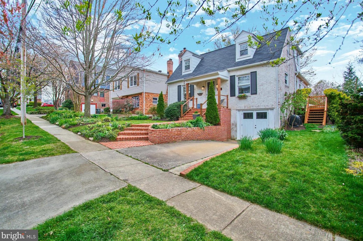 6008 20th St N, Arlington, VA 22205
