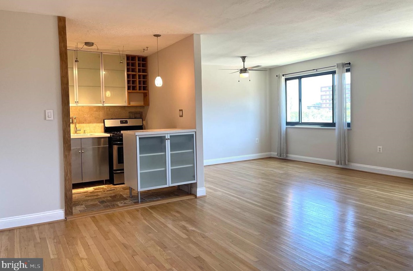 1300 S Arlington Ridge Rd #515, Arlington, VA 22202