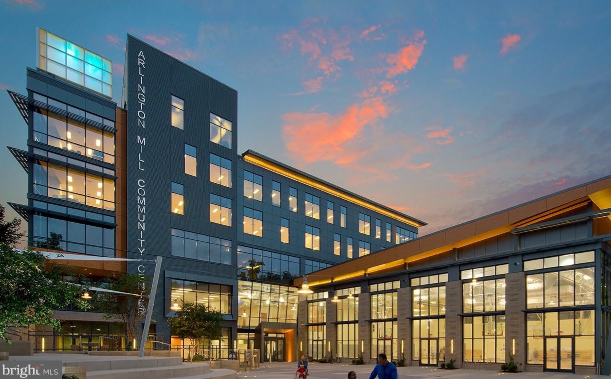 1030 Barton St, Arlington VA  22204-4836 exterior