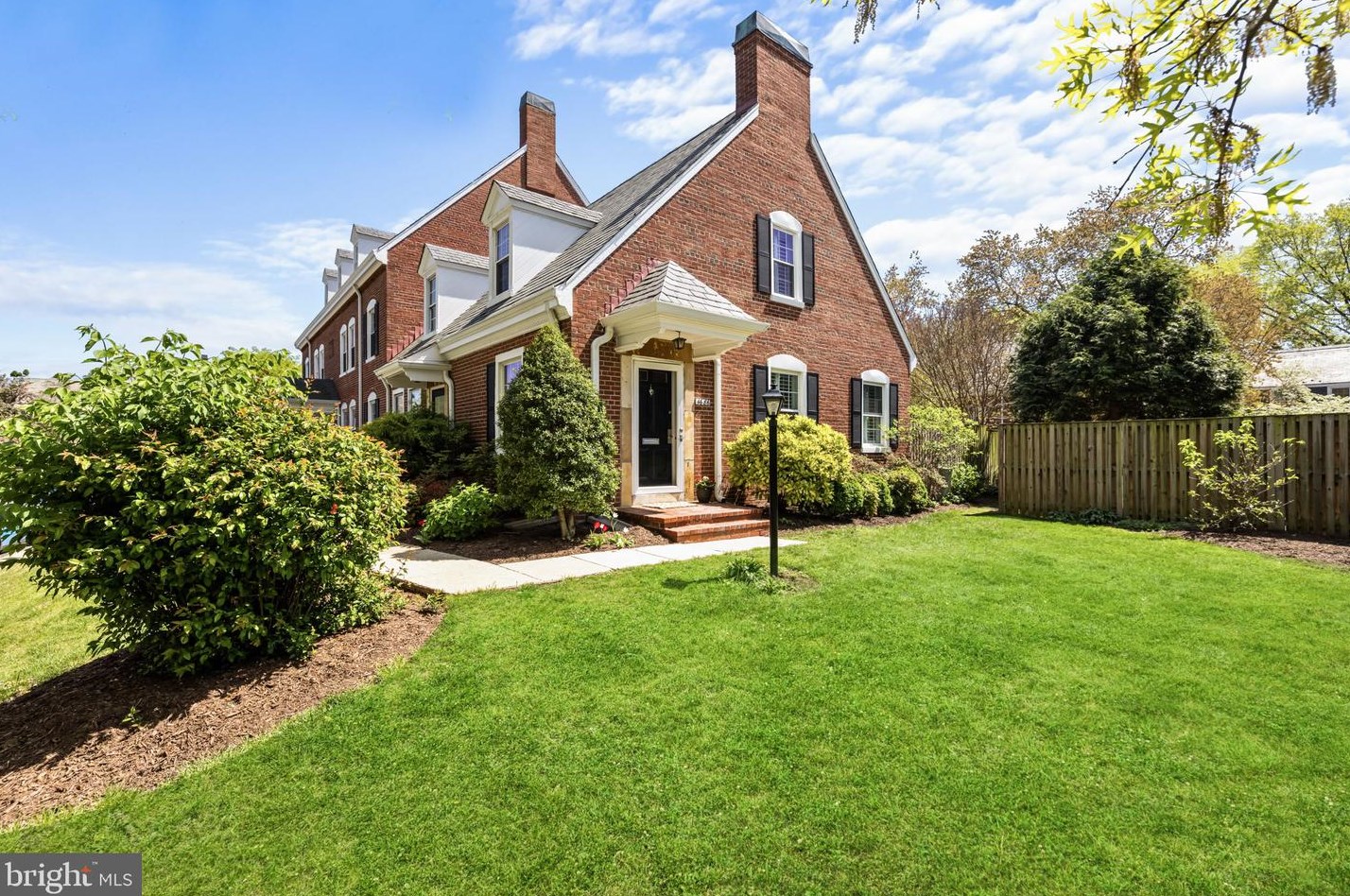 4686 34th St S, Arlington, VA 22206