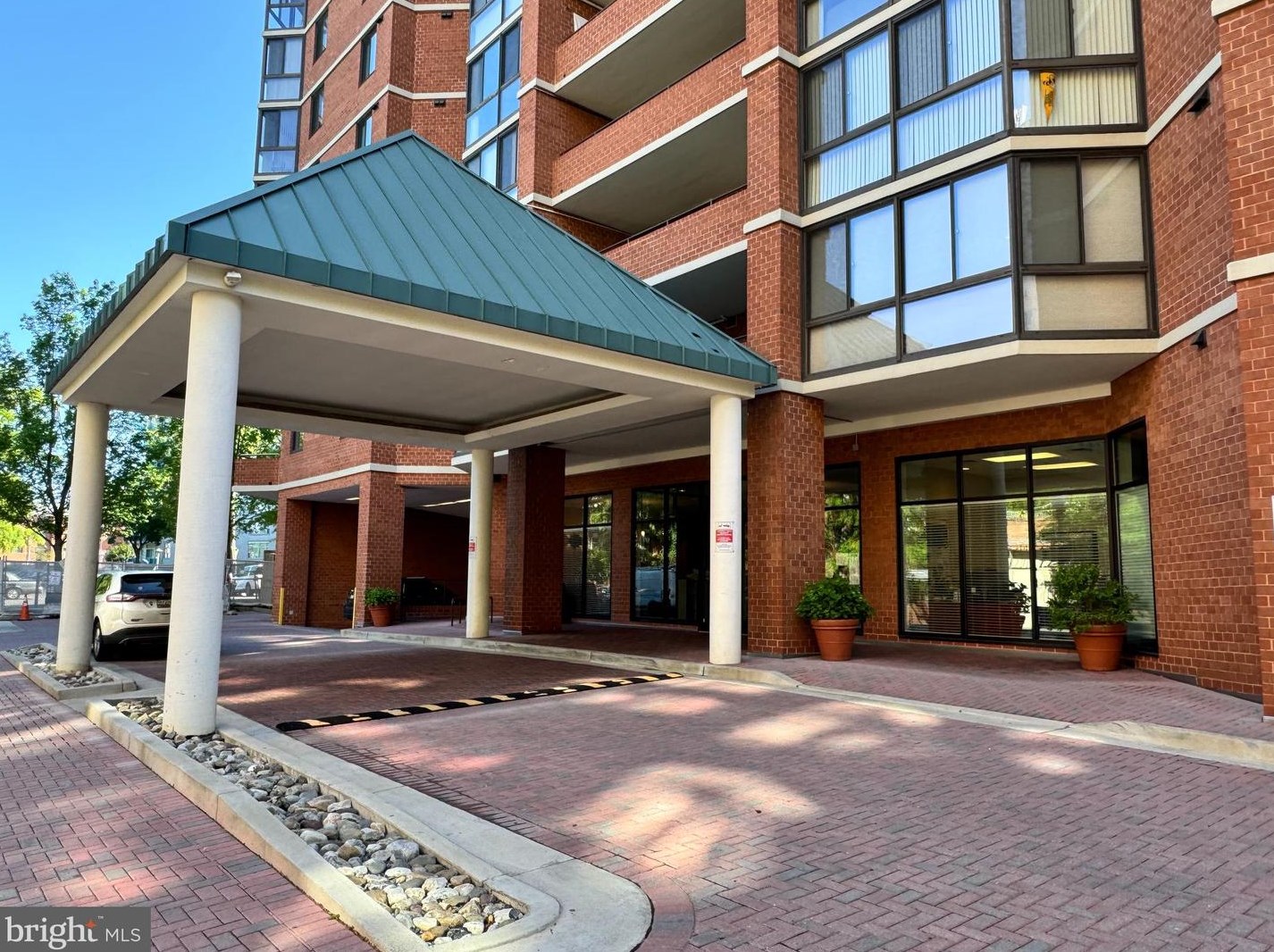 1001 N Randolph St #422, Arlington, VA 22201