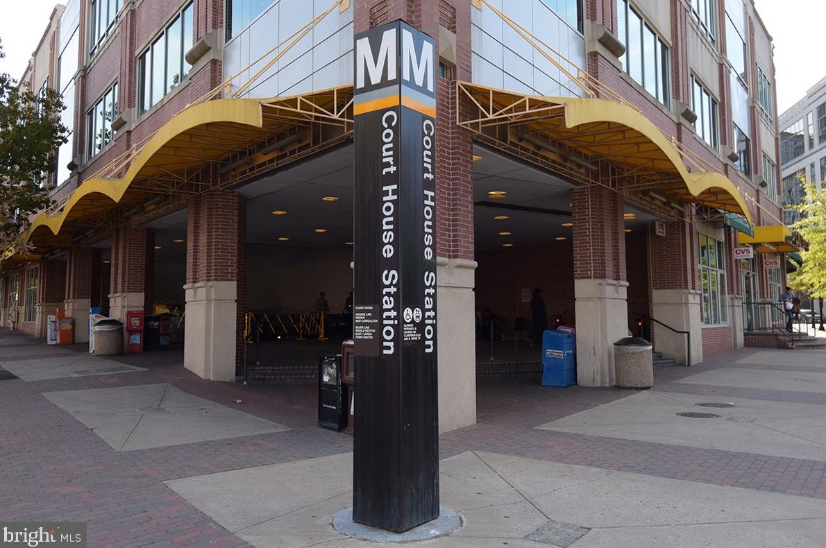 1730 Arlington Blvd, Arlington VA  22209-3302 exterior