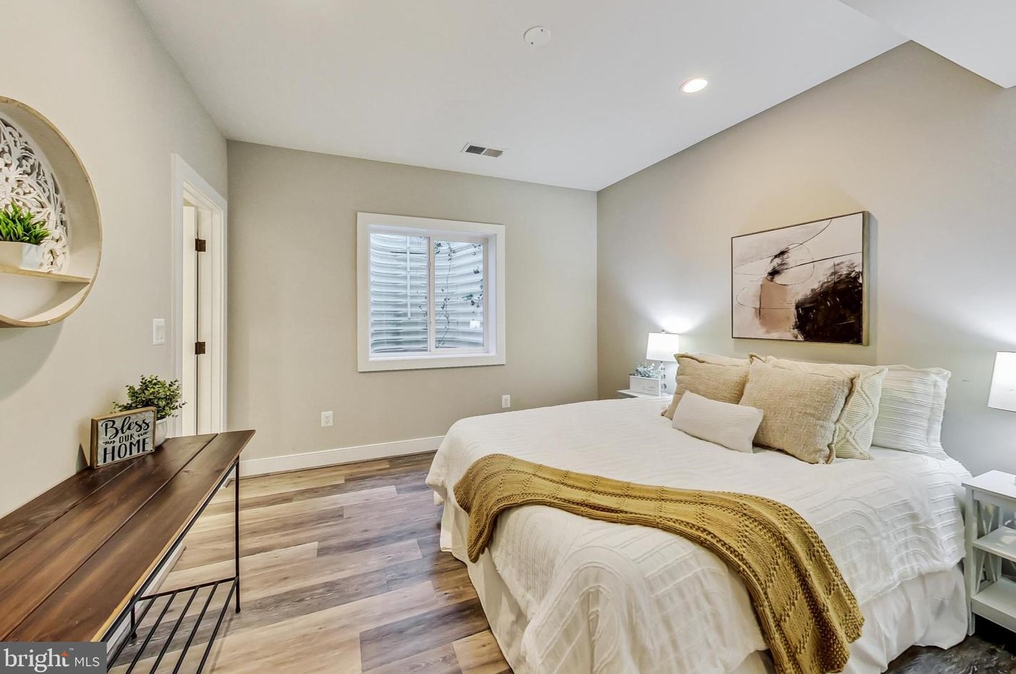 2016 Madison St, Arlington VA  22205-3314 exterior