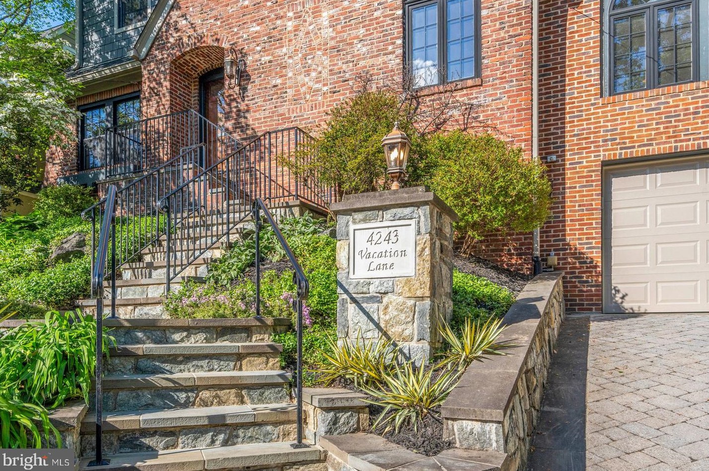 4243 Vacation Ln, Arlington, VA 22207-3929
