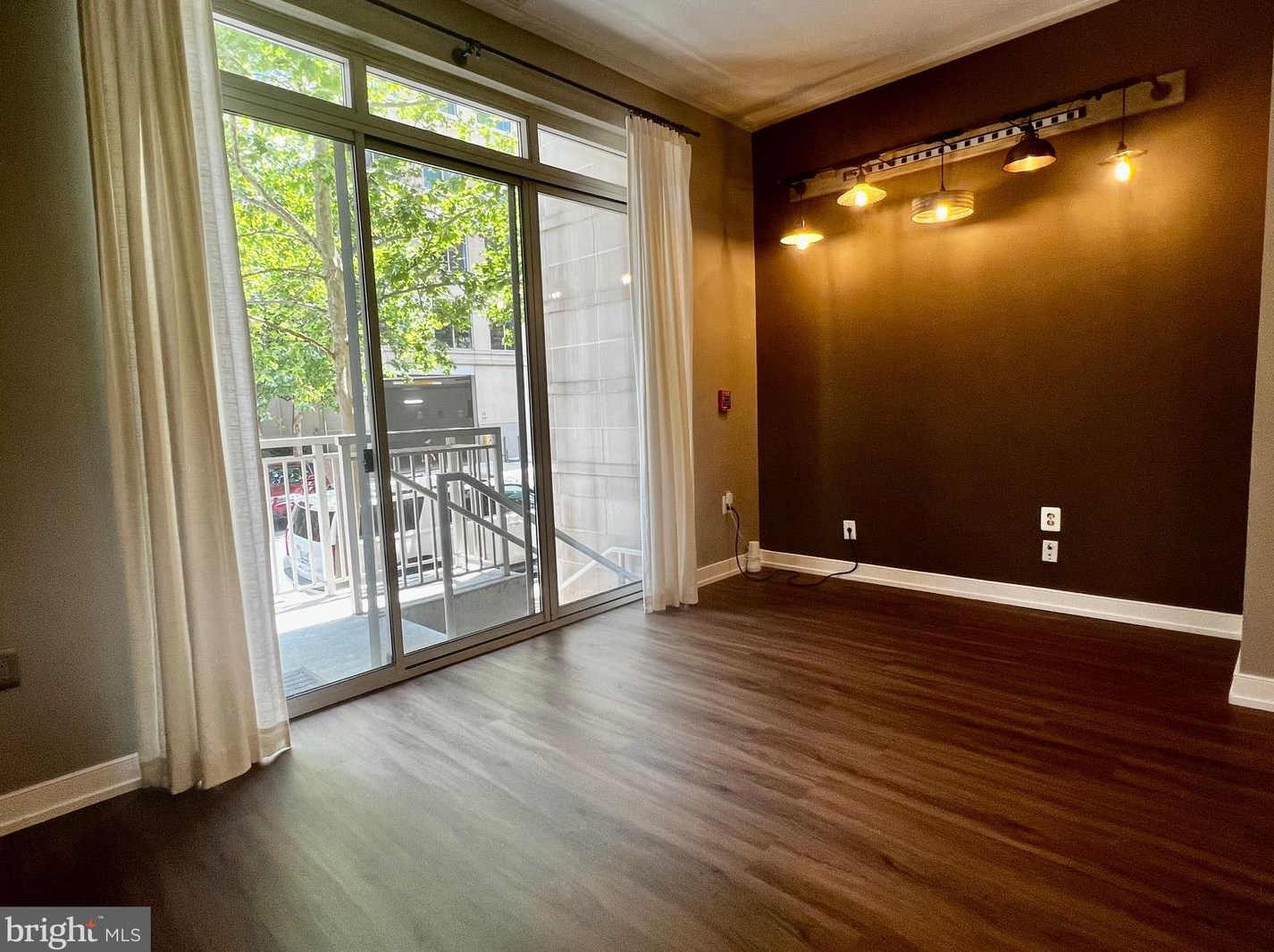 820 N Pollard St #103, Arlington, VA 22203