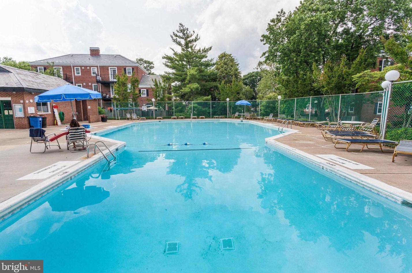 2961 Columbus St, Arlington VA  22206-1438 exterior
