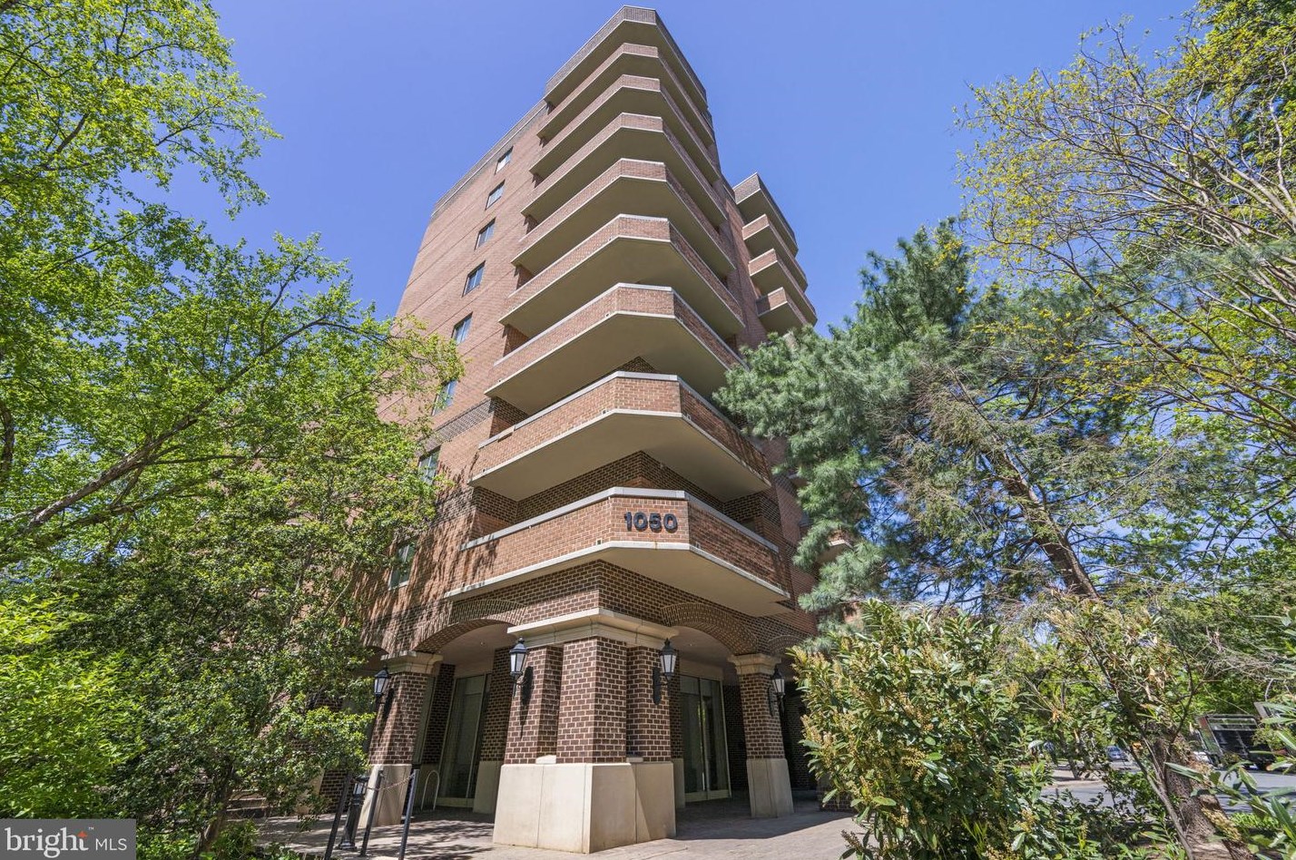 1050 N Stuart St #107, Arlington, VA 22201