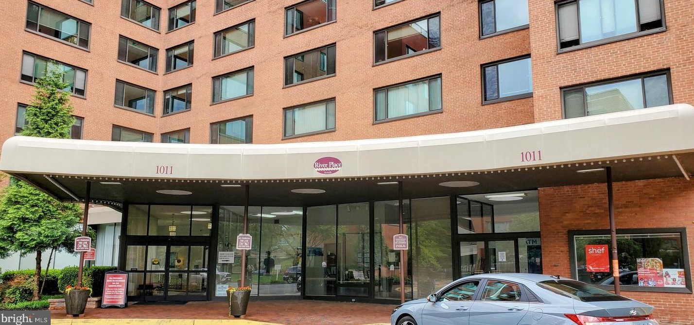 1011 Arlington Blvd #438, Arlington, VA 22209