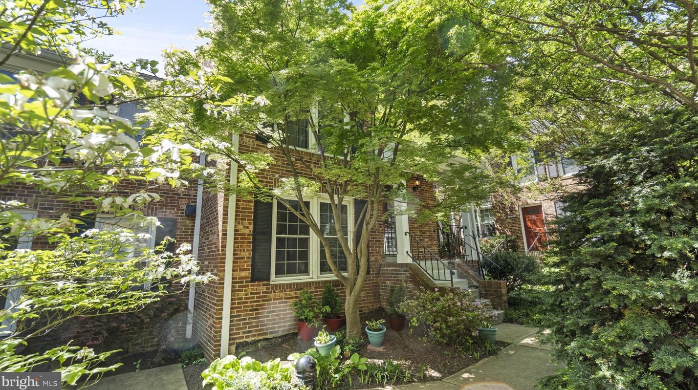 2510 S Walter Reed Dr #3, Arlington, VA
