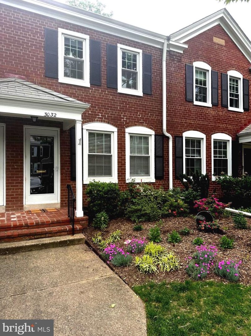 3032 Buchanan St, Arlington, VA 22206-1506