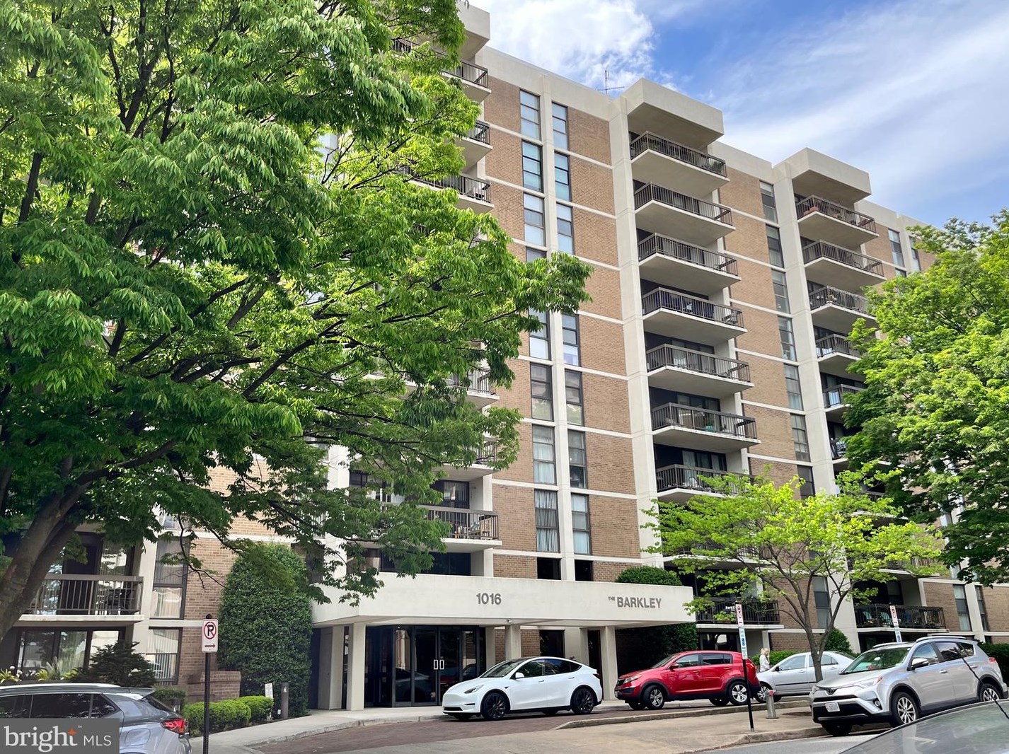 1016 S Wayne St #802, Arlington, VA 22204