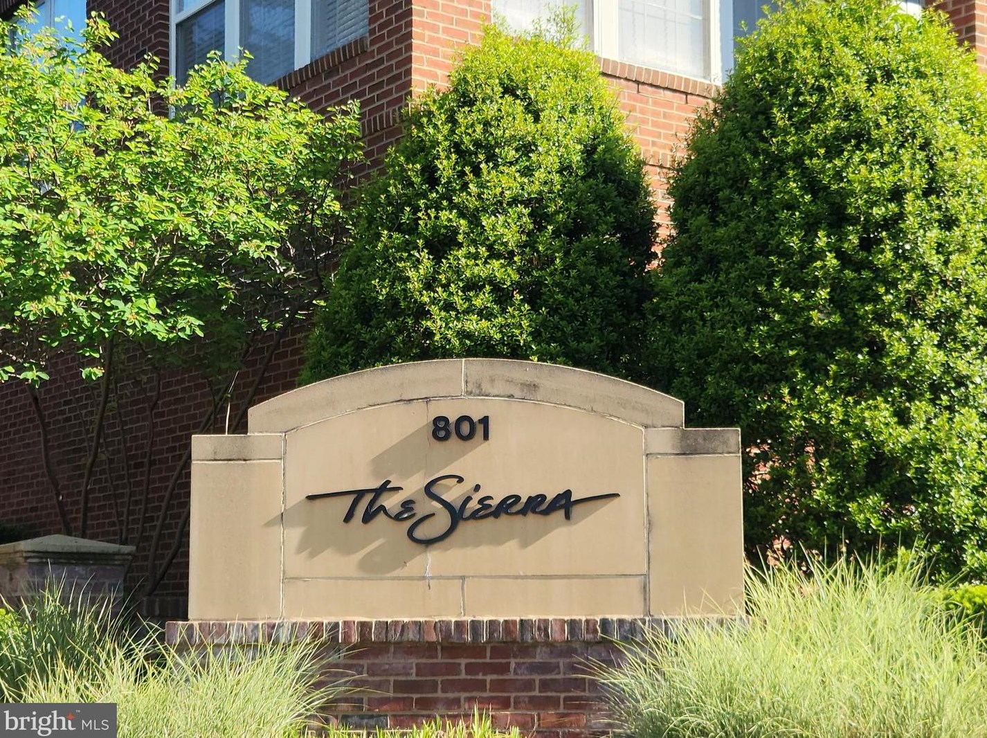 801 Greenbrier St, Arlington VA  22205-1133 exterior