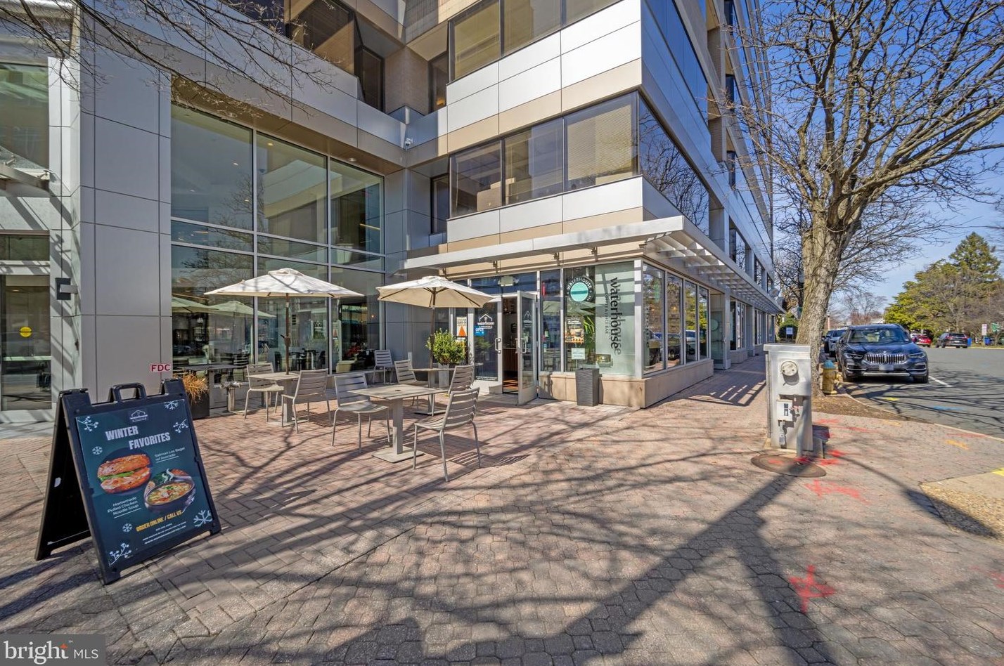 1201 Garfield St, Arlington VA  22201-6800 exterior
