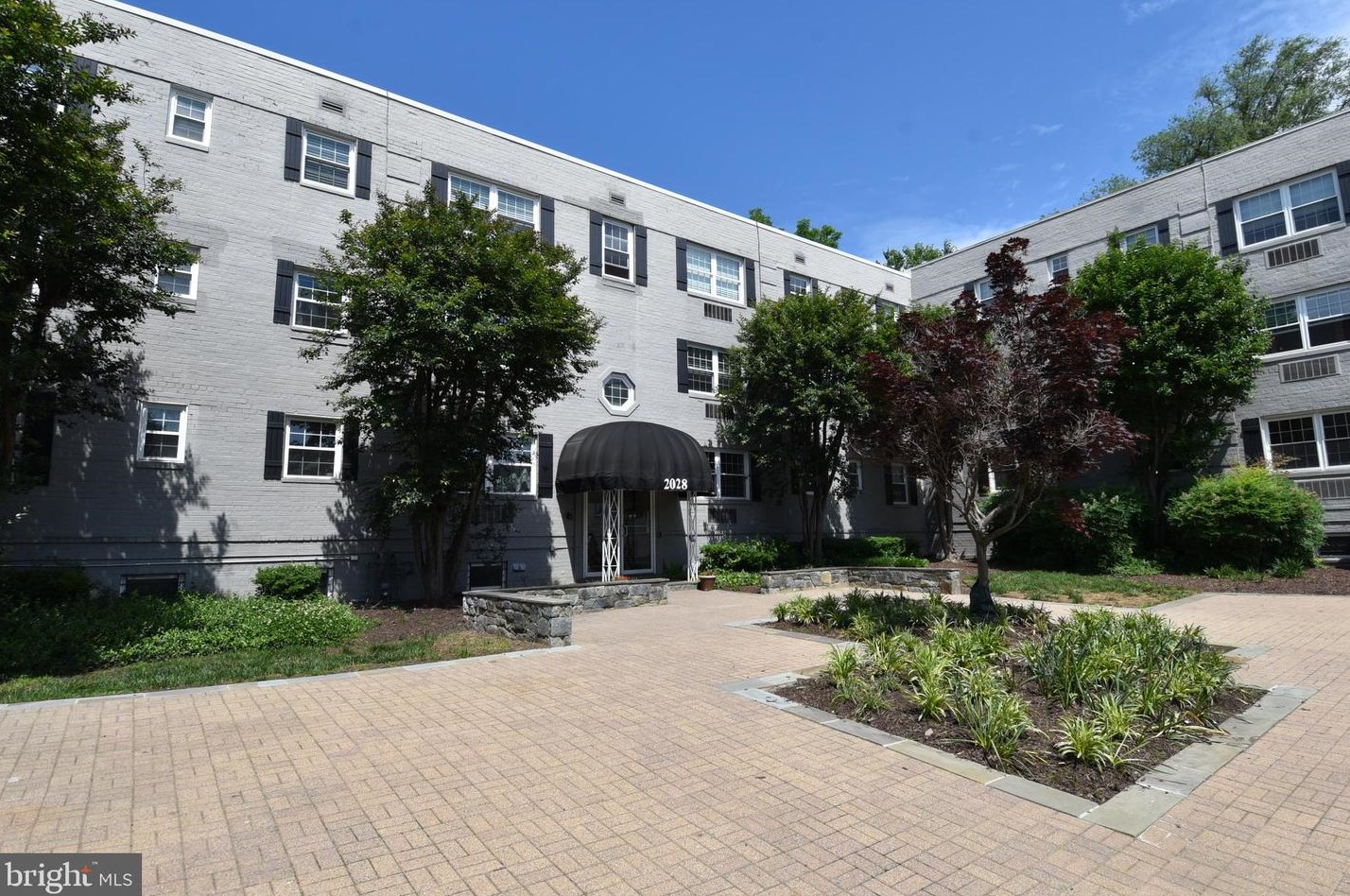 2028 Vermont St, Arlington VA  22207-2368 exterior