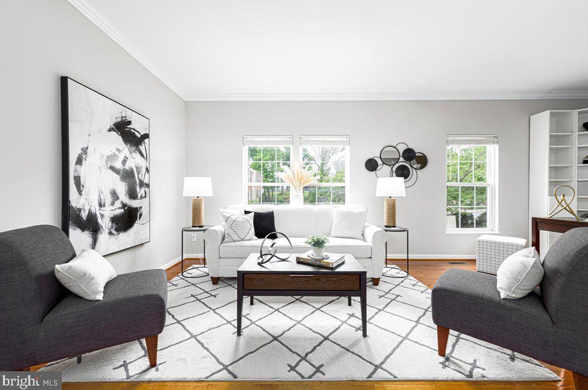 2007 Buchanan Ct, Arlington VA  22207-2096 exterior