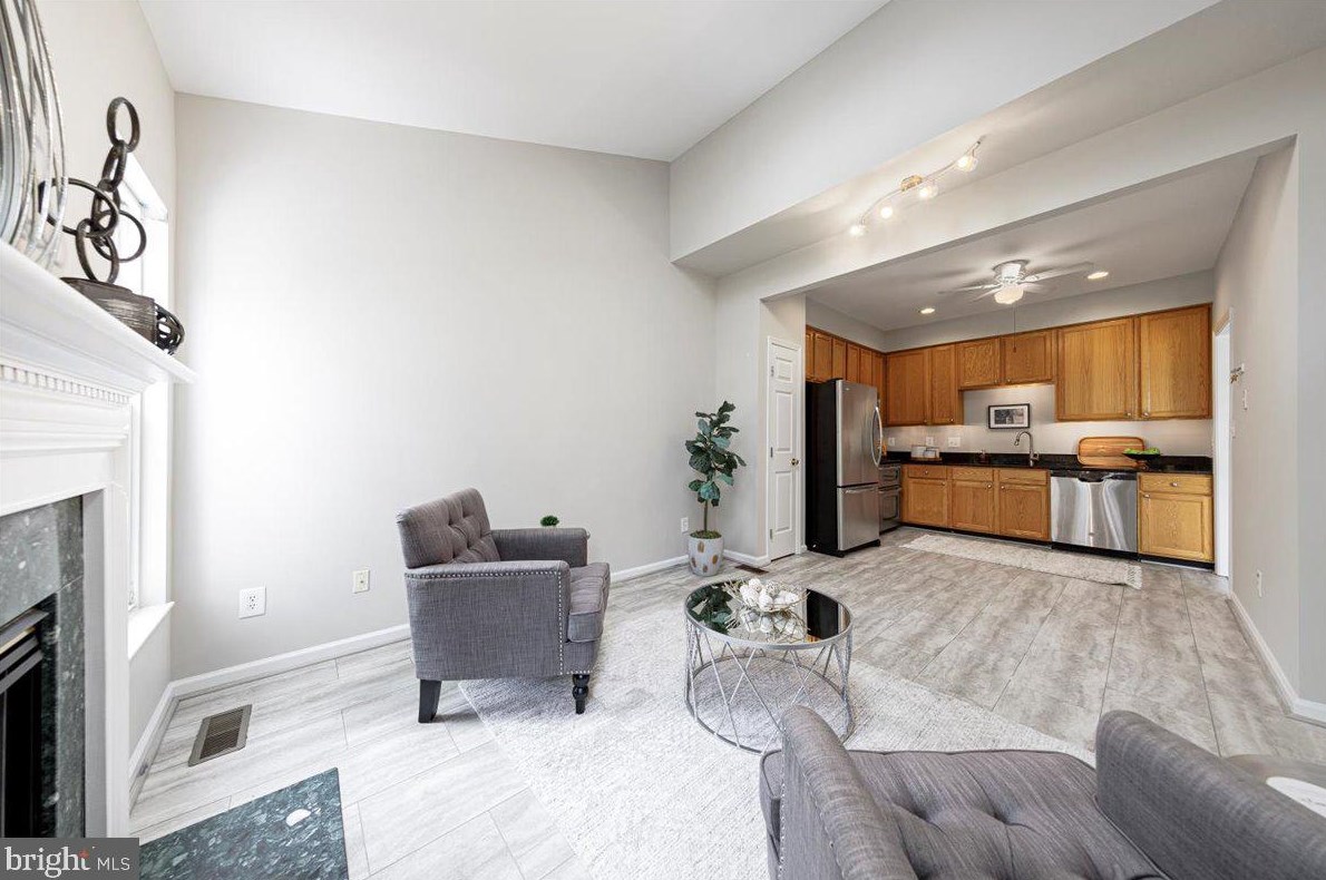 2007 Buchanan Ct, Arlington VA  22207-2096 exterior