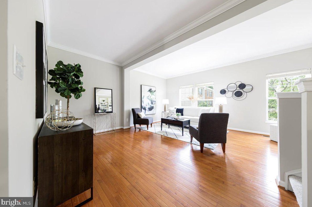 2007 Buchanan Ct, Arlington VA  22207-2096 exterior