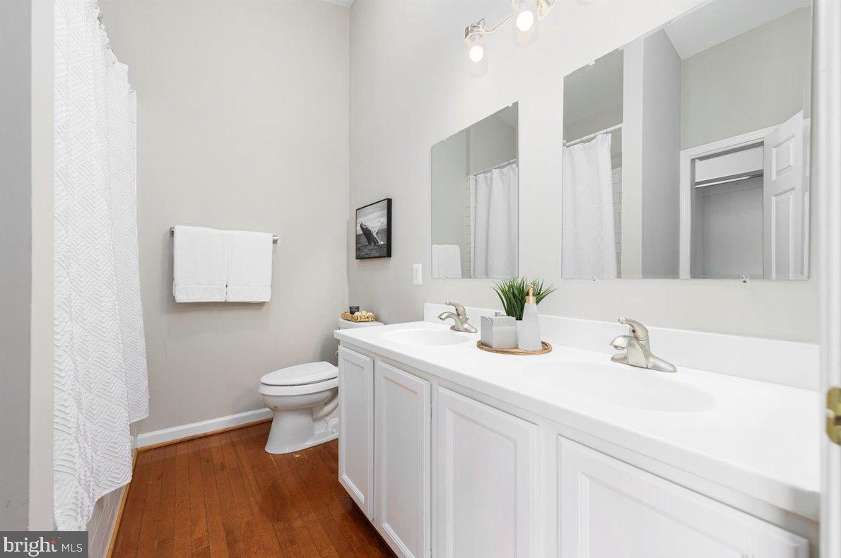 2007 Buchanan Ct, Arlington VA  22207-2096 exterior