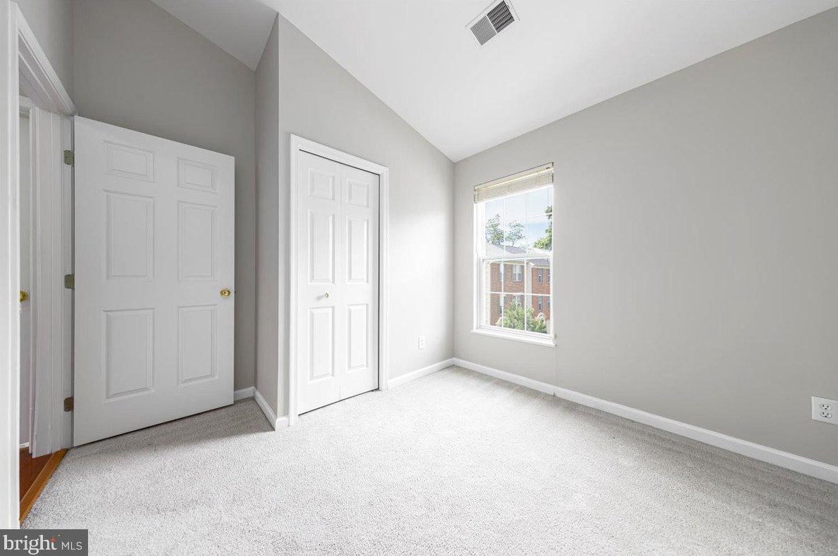 2007 Buchanan Ct, Arlington VA  22207-2096 exterior