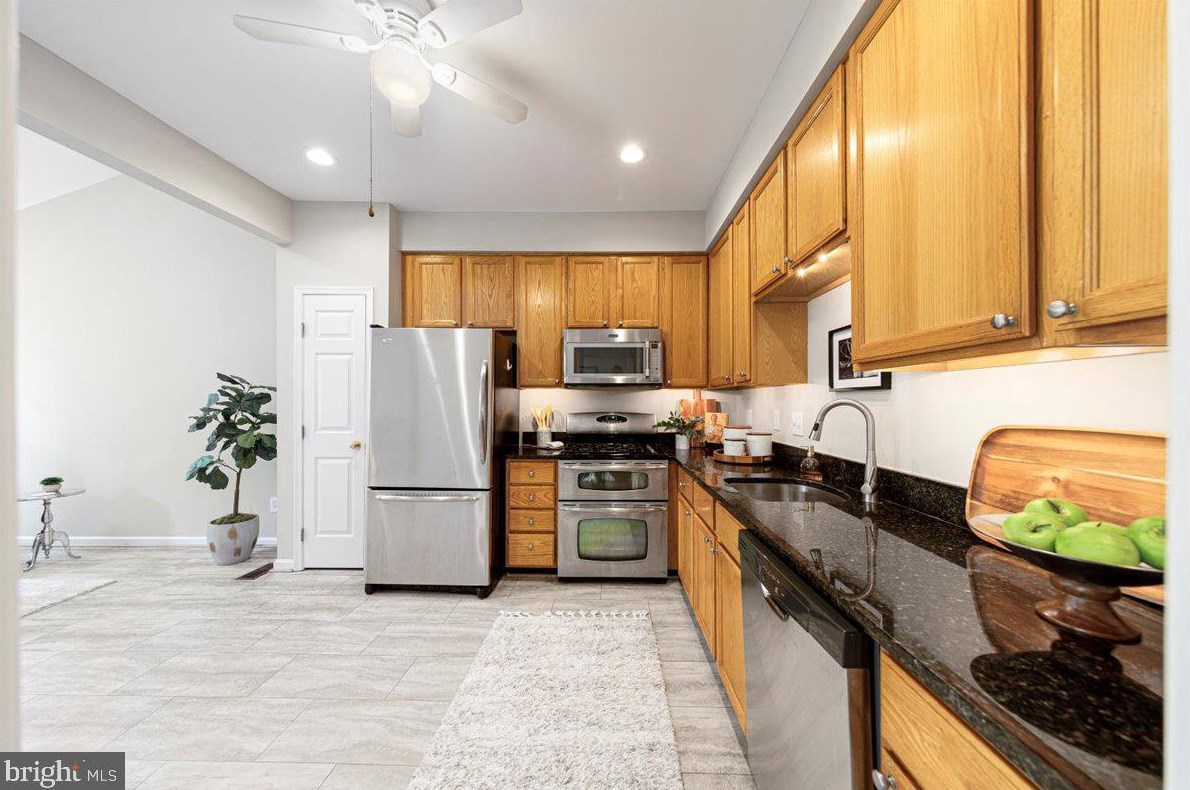 2007 Buchanan Ct, Arlington VA  22207-2096 exterior