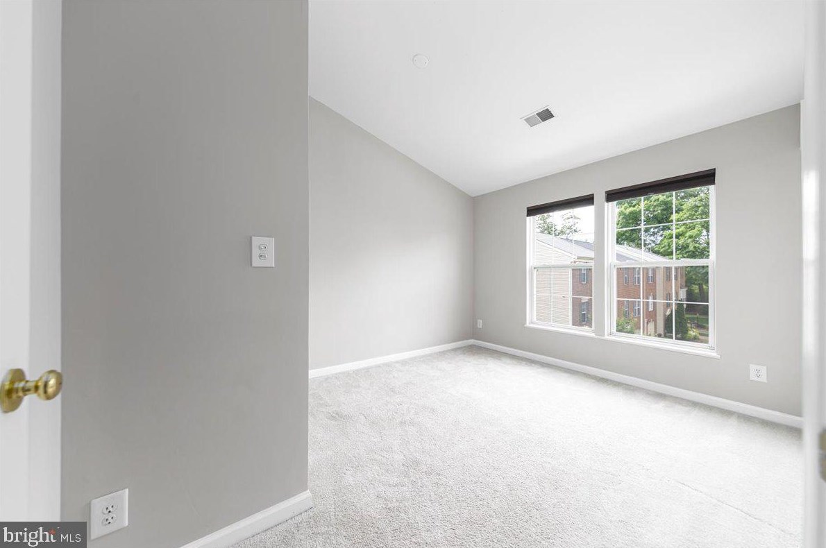 2007 Buchanan Ct, Arlington VA  22207-2096 exterior