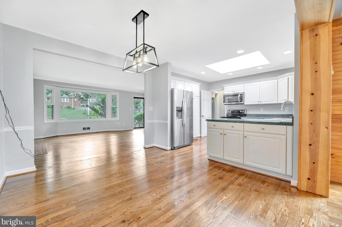 871 Longfellow St, Arlington, VA 22205-1435