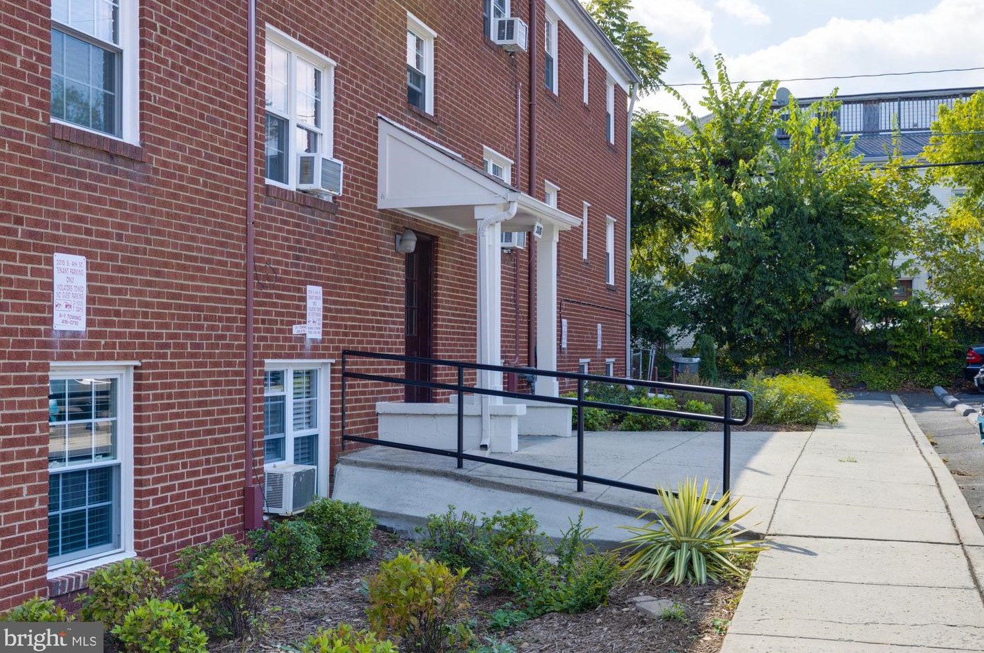 2010 4th St S #6, Arlington, VA 22204