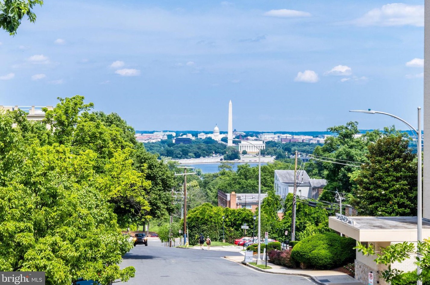 1332 N Oak Street N, Arlington, VA 22209