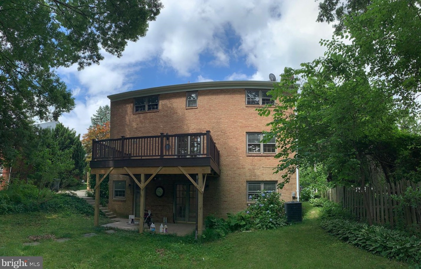 511 Manchester St, Arlington VA 22203-1114 exterior