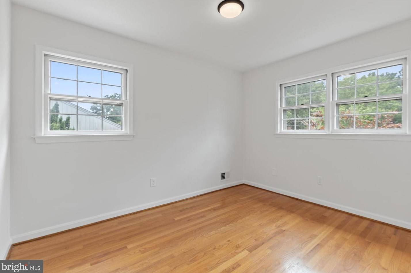 511 Manchester St, Arlington VA 22203-1114 exterior