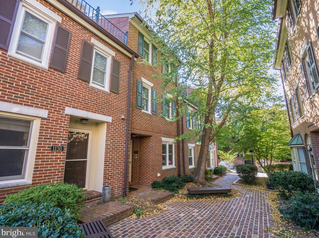 1128 N Taylor St #1, Arlington, VA