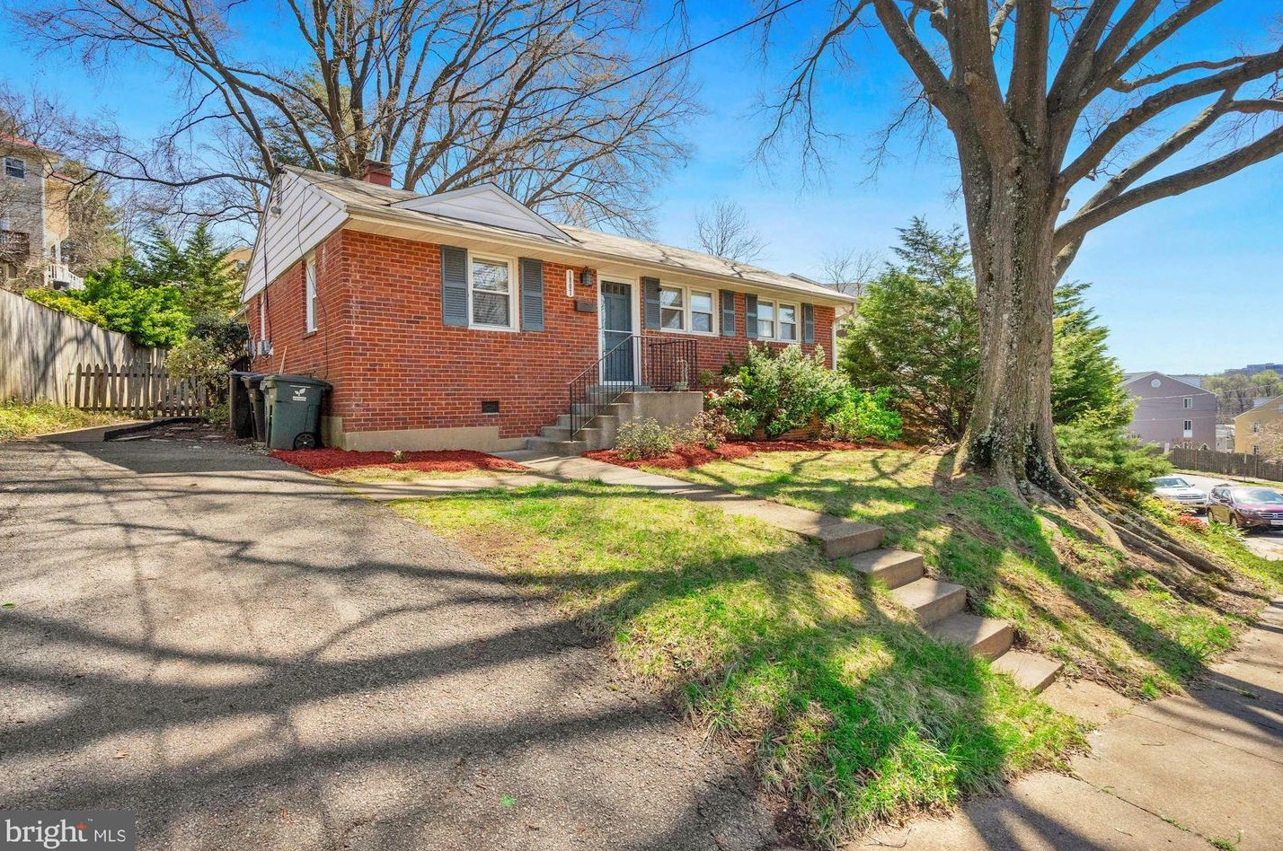 1807 Stafford St, Arlington, VA 22204-4018