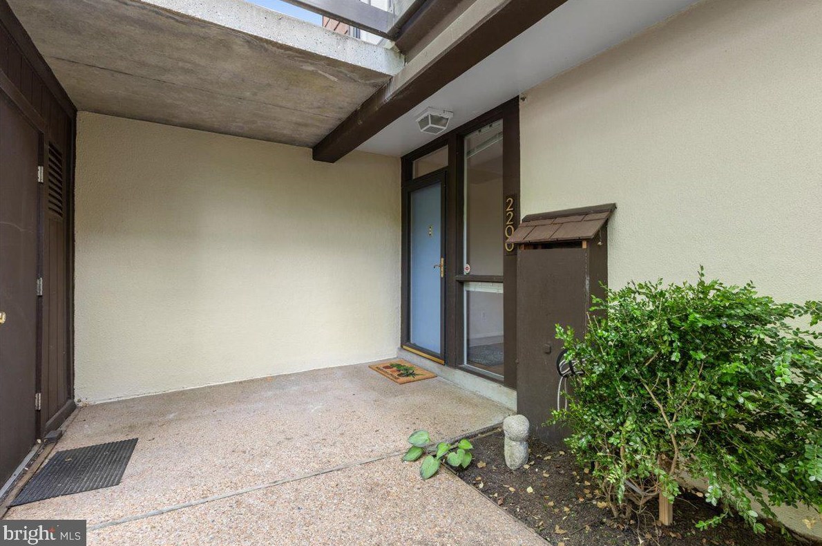 2200 S Quincy St #1, Arlington, VA 22204