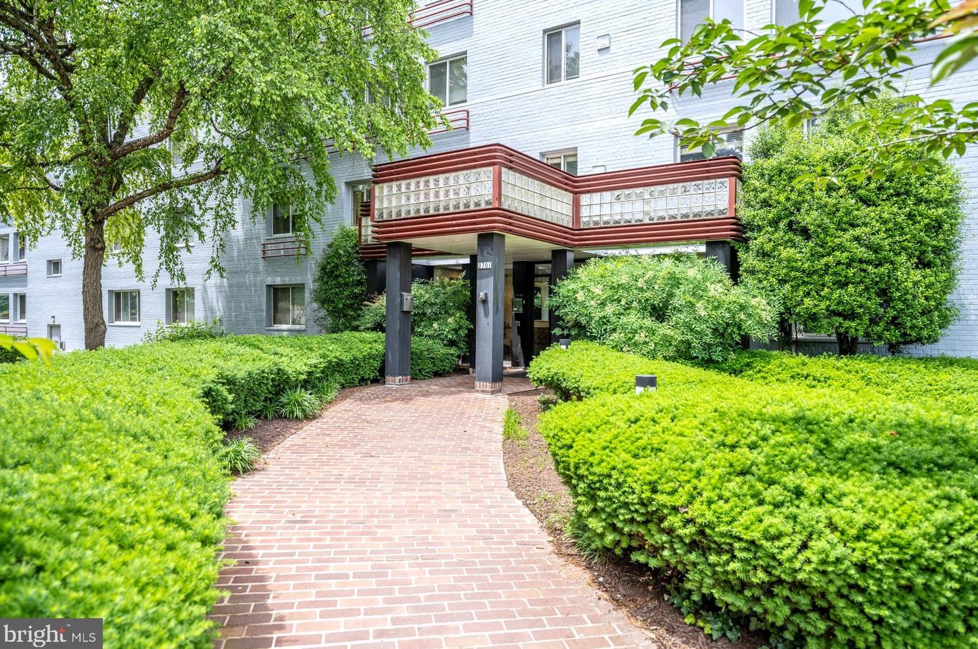 3701 5th St S #106, Arlington, VA 22204