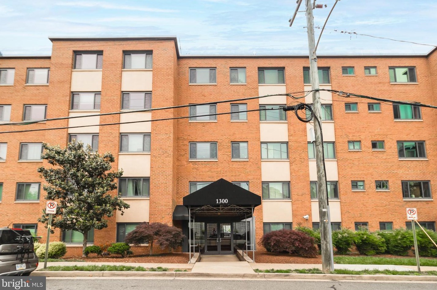 1300 S Arlington Ridge Rd #203, Arlington, VA 22202