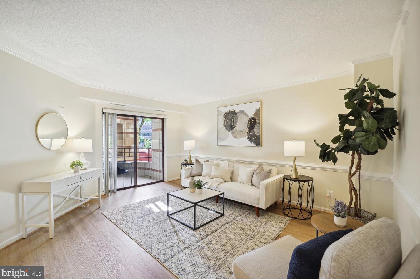 2400 Clarendon Blvd #201, Arlington, VA 22201